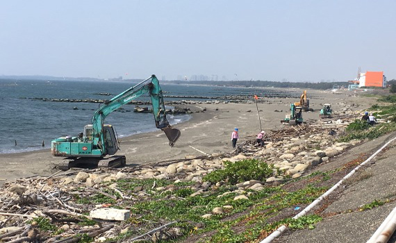 六河局積極清除海廢    戮力守護美麗海岸 