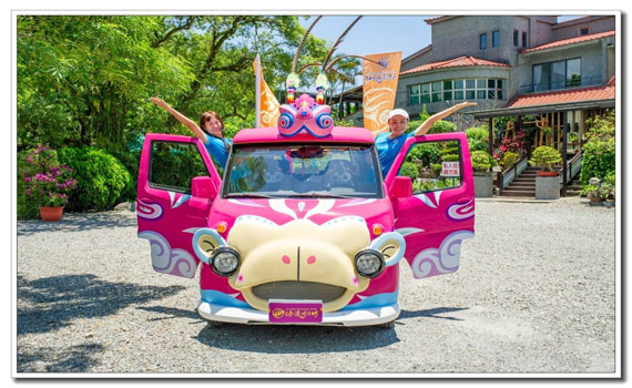 兩位歌仔戲癡 打造全國第一台歌仔戲行動藝術車