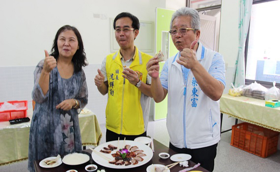 台野響應縣府改善午餐 首選斗南高中供應烤鴨