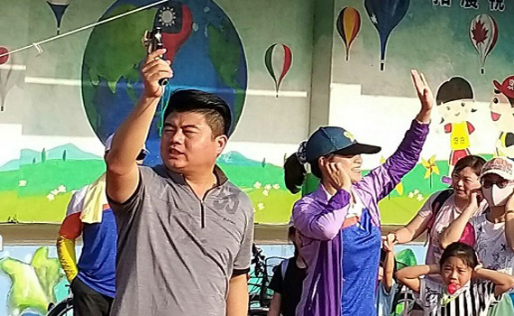 褒忠全民運動增情誼 大手牽小手繞走鄉境