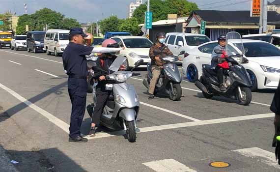 斗六警路口安全大執法 勤宣導取締不手軟