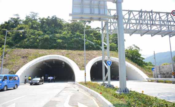 四區工程處研議蘇花改隧道連假開放大客車行駛外車道