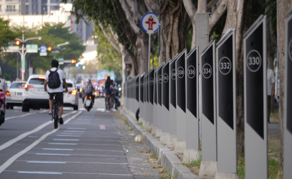 台南市智慧路邊停車計費系統BOT案 獲金擘獎唯一特優殊榮
