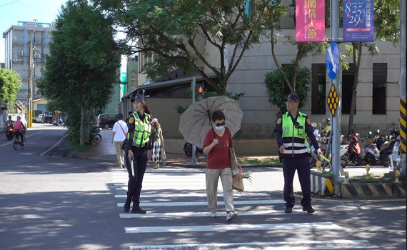 行人留意！穿越馬路未遵守交通規則會挨罰 