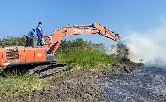 濁水溪出海灘地無名火　四河局協助撲滅火勢 