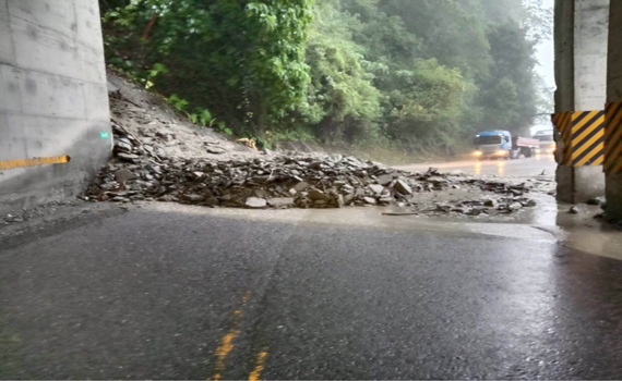 大雨下不停!蘇花公路39.5公里觀音路段又坍方了