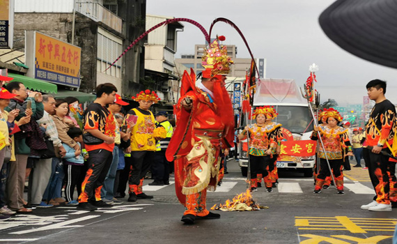 媽祖遶境隊伍火神陣加持  宜蘭橋今天午起階段性通車年底將全線通車 