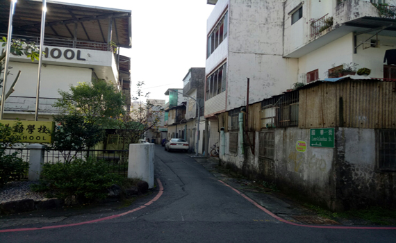 國中女生上學途中遭陌生男子伸手攔阻 警方依性騷擾究辦