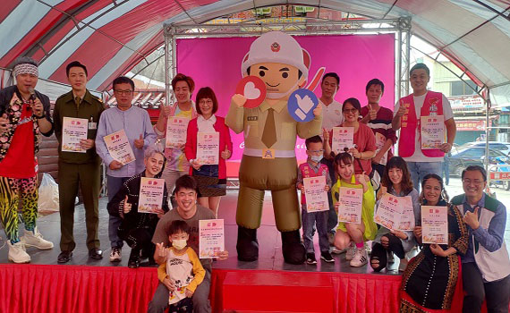 福興媽祖「心傳愛」彩繪寫生 雲林家扶親子「繪」幸福