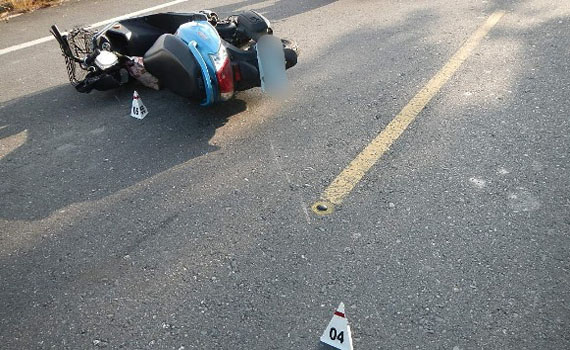 台南女騎士猛撞大貨車車斗 頭部重創不治身亡