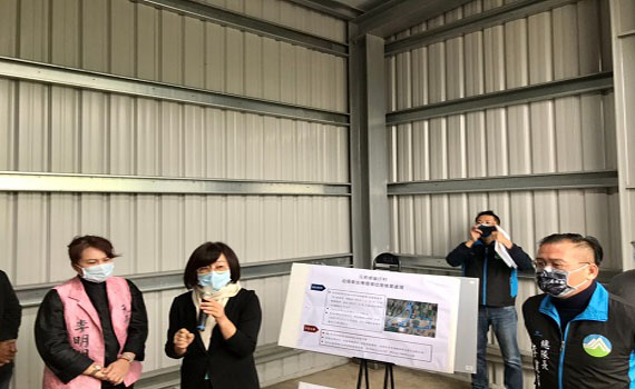 30公尺高垃圾山 蘇治芬邀環保署整頓