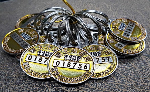 新年度走路有風 黃金犬牌閃亮登場