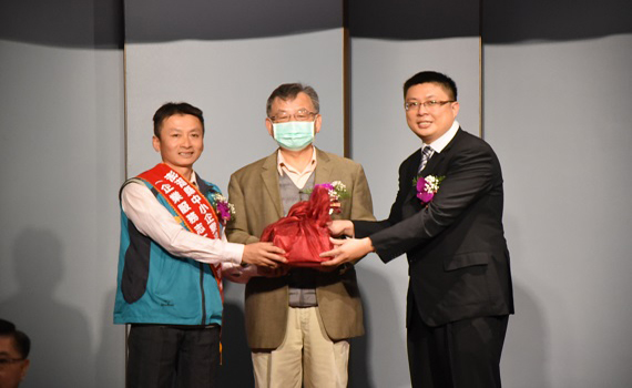 邁向海洋年 澎中小企業榮指員協進會會長交接