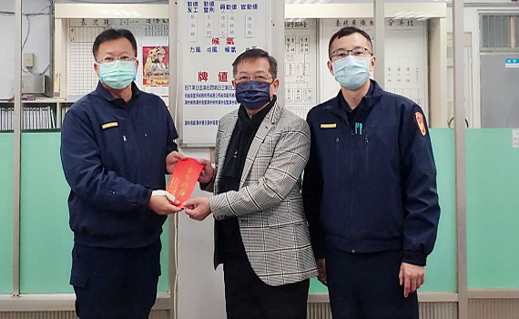 員警每月慶生祝福不缺席 分局長與警友會同場贈禮券