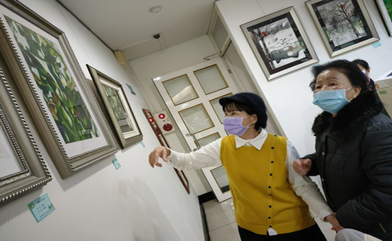 淡出演藝圈詹雅云在員林戶政事務所舉辦水彩個展