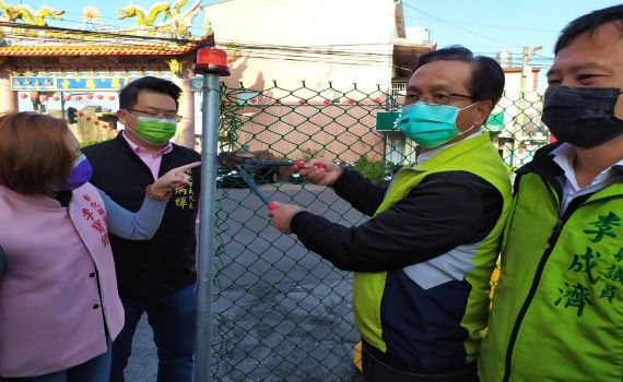 還市民通行權 彰市長林世賢帶隊拆私設圍籬路障