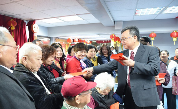 澎湖縣長宣布取消團拜及新年聯歡 啟動電子圍籬防自主健康管理者參加大型活動