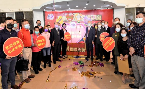 影/寒冬送愛關懷無礙 春節「愛」不打烊