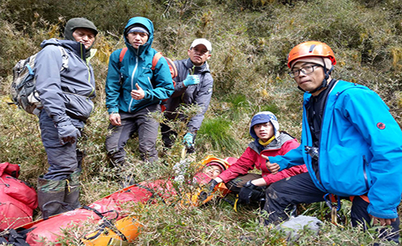 聽障山友男登山待救援　「吹哨」引注意順利脫困 