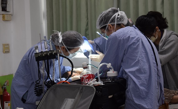 影/台大口衛隊偏鄉服務 看牙兼宣導腔保健