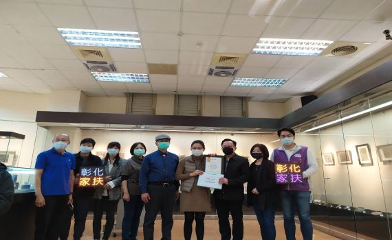 最暖心的錫雕創作展 師生聯展義賣捐彰化家扶
