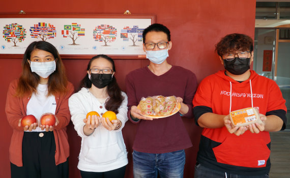 大葉大學新春三美文化體驗 境外學生寫春聯