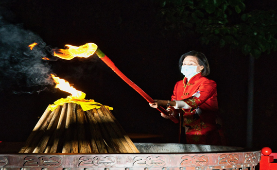 歡樂宜蘭年雖停辦火爐依舊點燃　林姿妙為縣民祝禱祈福 