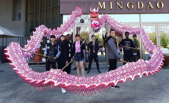 影/明道外籍生舞龍舞獅祈求新年平安幸運