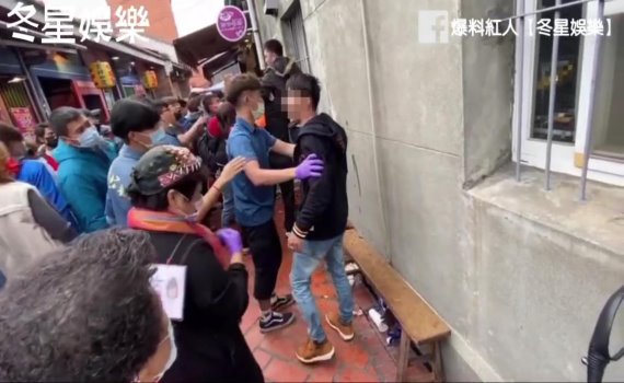 影/大年初一 鹿港老街上演「鹿港盃格鬥賽」全都進警局