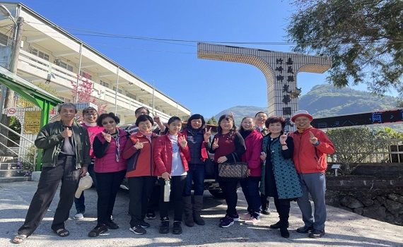 睽違近50年 光華國小師生相見歡再續前縁