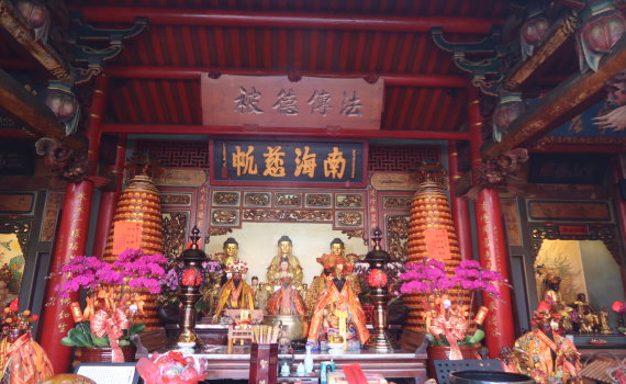 影/清水岩寺擲筊獲得「壬寅籤」 國運籤:會有好消息