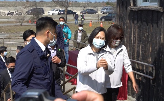 影/牛年開春總統首次離開台北 首站雲林聽取公民電廠簡報