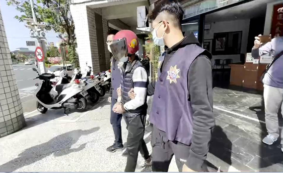 血氣方剛夜市揮刀砍情敵 謝姓主嫌落網