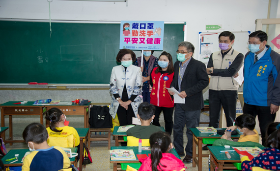 開學首日 林姿妙視察校園防疫