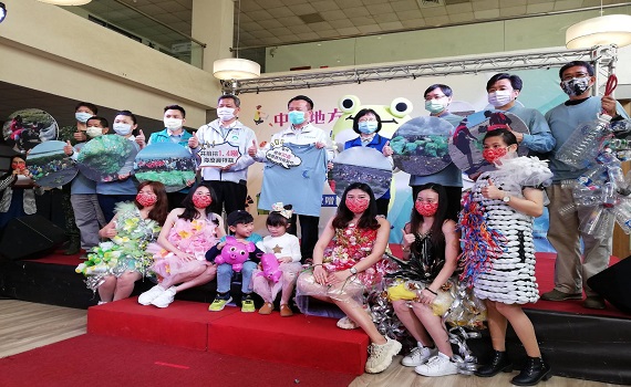 海廢寶特瓶製作「潯寶衣」 環保署贈嘉義縣300件
