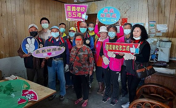 照顧同袍家眷 退役袍澤協助清理家園
