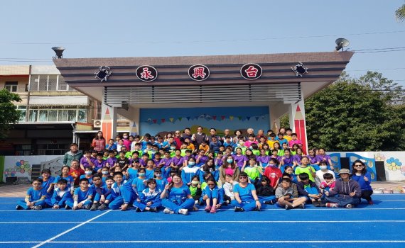 影/永興學子守護百年老樹 祈福護樹彩繪美化校園