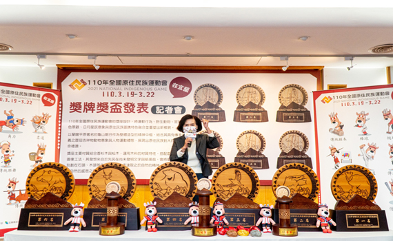 原民運獎盃融合多重元素 打造力與美藝術品