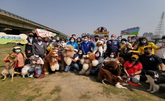 新竹市狗狗公園完工了 26組設施日夜都好玩