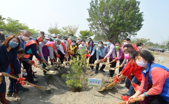 種樹種福田　彰化縣110年植樹活動-森存之道 