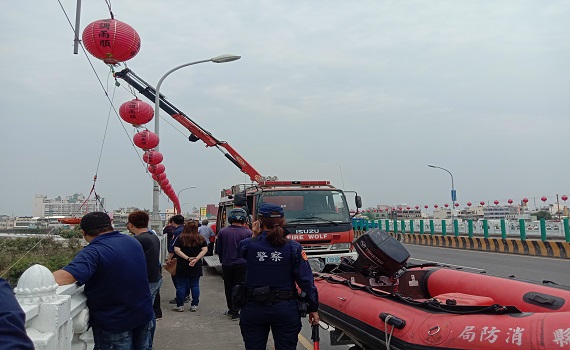 北港大橋婦人疑跳水尋短  嘉義、北港警消出動救援 