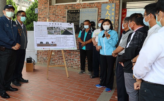 張麗善會勘元長鄉145甲線　改善新生國小通學步道 