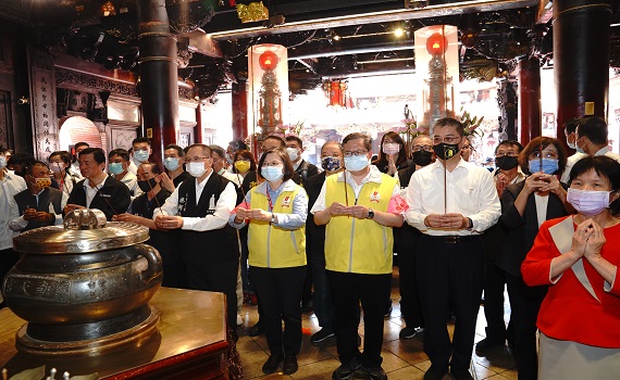 影/媽祖香燈腳總統蔡英文接地氣 感謝北港朝天宮三百年來佑台灣