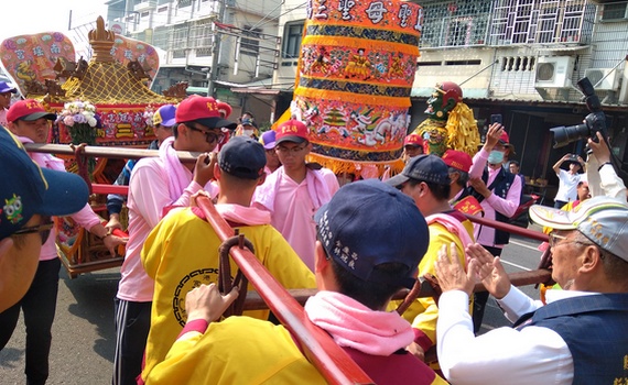 最早徒步進香團的彰化南瑤宮 盛大抵達新港奉天宮