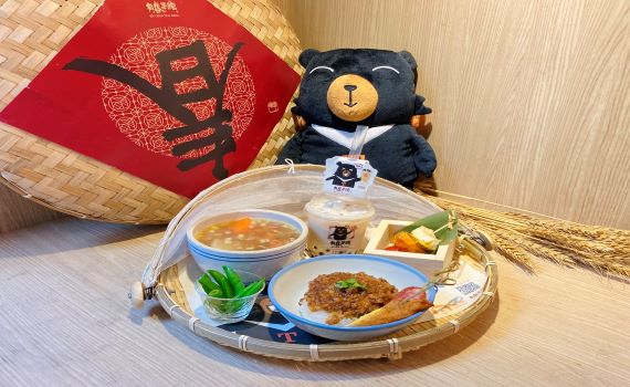 國飯、國飲賣萌吸人氣 喔熊聯名商品新增滷肉飯、珍奶