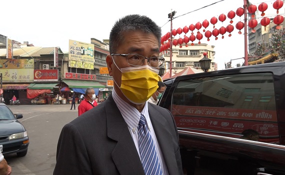 影/北市義警餐敘丟兩大袋蟑螂 徐國勇:譴責暴力嚴正執法
