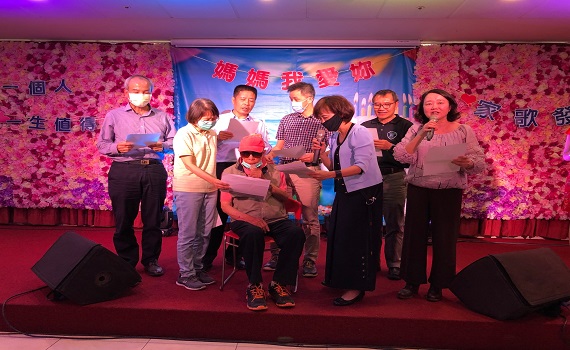 新竹榮民之家發表「家歌」    92歲老榮民改編獻唱 