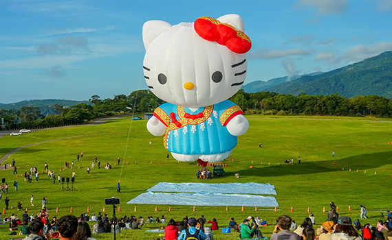 HELLO KITTY熱氣球首度亮相 粉絲朝聖搶先近距離接觸
