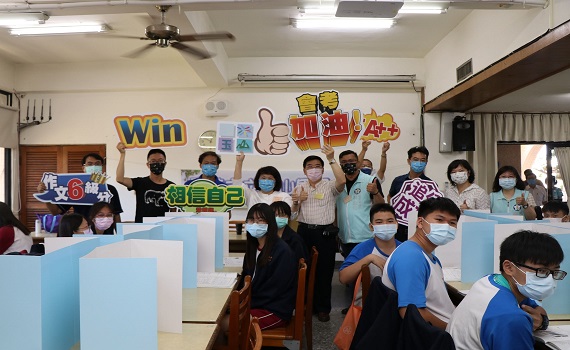 國中教育會考首日 黃敏惠巡視考場防疫措施