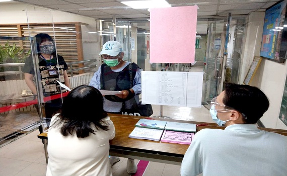 急難紓困啟動 疏解人潮 分流洽詢
